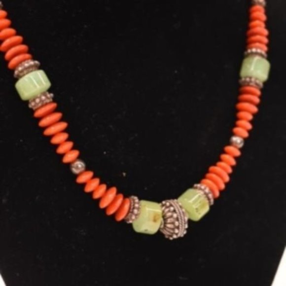 17.5" Long RED CORAL & Speckled JADE Necklace Vintage Necklace Vintage Stone Nec - Picture 4 of 4